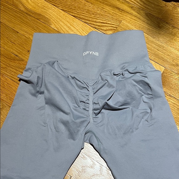 Dafne Women's butt enhancing Gray Leggings - Picture 2 of 4